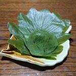 Maruyama Seneidou - つぶ餡の柏餅