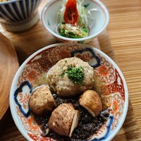 麺屋割ぽう ツクリ茸 - ラーメンのトッピング(黒いペーストもツクリ茸)