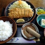 とんかつ専門店 かつ一 - ロースかつ定食