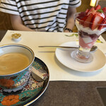 梅の花 - 別料金コーヒー、パフェ