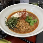 極楽うどん TKU - 冷製麻辣納豆うどん（中盛）