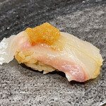 梅田 鮨 乃木坂 風 - 真鯛の握り