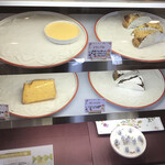 キャフェ・ド・モザ - ショーケース：手作りケーキ各種