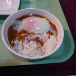 アクティブリゾーツ 宮城蔵王 - 朝ごはんビュッフェでカレーがあれば、ほぼ、いただきます！温玉のせ！見た感じのとおり、甘口です。