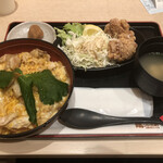 鶏三和 - 名古屋コーチン親子丼唐揚げセット（1,370円）