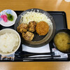 Yonezawa kohakudou yamagataken kankoubussan kaikan - 米沢牛コロッケと山形県産鶏の塩麹から揚げ定食