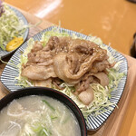 とん汁と玄米の店 檍食堂 - しょうが焼き（近景）