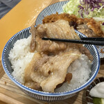 とん汁と玄米の店 檍食堂 - 白飯との相性抜群！