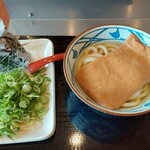 丸亀製麺 - 冷やしキツネ並と昆布おにぎり680円