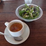 LA FRESCA - コンソメスープとサラダ