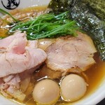 麺屋 義 - チャーシュー良し麺よし、スープが印象的な特製醤油ラーメン