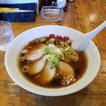 旭川ラーメン 番外地 - チャーシューラーメン・正油。