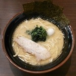 喜濱家 山王町店 - 醤油豚骨ラーメン