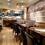 ガンボ＆オイスターバー - 店内光景。