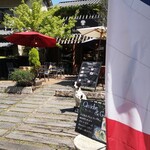 ムッシュ ペペ - 朝、開店時だいぶ前に通過。