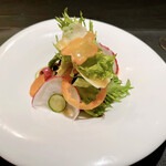 ベルエキップ - 6. 瑞浪野菜のサラダ 〜バターと野菜のソースをかけて　※青海苔のパン