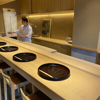 日本料理 研野 - 元水餃子屋さんとは思えない見違えるようになった店内