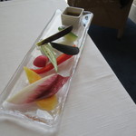 サーラ アマービレ - 季節の野菜のバーニャカウダ
      