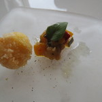 サーラ アマービレ - カポナータ、モッツァレラとアンチョビのフライ
      