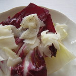 サーラ アマービレ - トレビスとアンディーヴ、プロヴォローネ・チーズのサラダ2