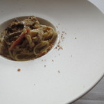 サーラ アマービレ - 北寄貝とキノコのスパゲッティ　香草バター風味1