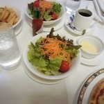 ヒルトン東京ベイホテル - サラダが、結構な山盛りでした(笑)♪w