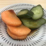 小倉うどん 助座衛門 - ☆サービスの漬物(セルフ)