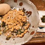 タイニーカフェ - 納豆丼煮卵付き・冷奴