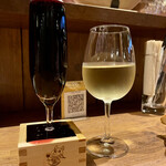 ワイン酒場バルデペロ - ペロのこぼれスパークリング赤
            アンドリューピース シャルドネ（オーストラリア）
