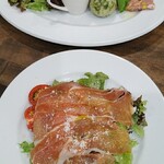 トラットリア アヴァンザ - 前菜、
前菜の盛り合わせ、生ハムとパルミジャーノのサラダ