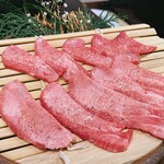 黒毛和牛 焼肉 源 - 