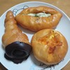 あせる王様 - わさびベーコンチーズ（170円）、チョココロネ（200円）、五種のチーズパン（230円）