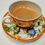 Grand rocher - コーヒーはキリッと苦味の効いた深煎りのストロングタイプ？程よい苦味と深みのある香り、エルメスのカップ＆ソーサーが華やか！