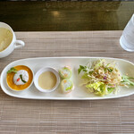 トラン - 料理写真:前菜　
オレンジと白はタイの茶碗蒸し