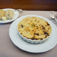厳選洋食さくらい - 海老グラタンとセットのパン