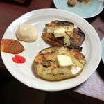 鳥平 - じゃがバター。美味しい。