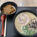 海老名 麺'ｓROAD - 豚骨ラーメンとカレー（2023年5月6日撮影）