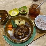 Wago Han To Kafe Chawan - 10種のチーズとろけるハンバーグ ビーフシチューソースセット