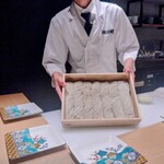 肉割烹 岡田前 - 二八そば。朝岡田さんが自分でうたれているそうです。脱帽。