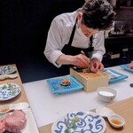 肉割烹 岡田前 - どれだけ盛るおつもりですか？