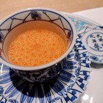 肉割烹 岡田前 - 出汁は松坂牛。繊細な中にもパンチあり。闘いの始まりにふさわしい。