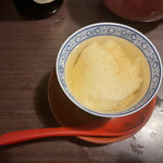 梅花亭 - ラーメン屋のクオリティではない。見た目の面白さ、上品さですでに勝確している杏仁豆腐。期待通りに美味い。