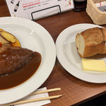 キッチン ノム - ハンバーグとパン