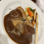 キッチン ノム - ハンバーグの切り口