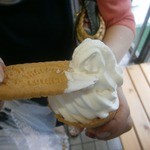 トラピスト特製ソフトクリーム（コーン）320円③