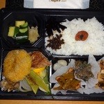 いろり　じねん - 「お弁当（\750）」です(2013/8/5UP)