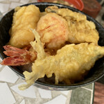 Marui Shiyokudou - 上天丼　具材が新鮮で美味い