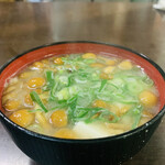 Araya Shokudou - 味噌汁：ナメコと豆腐がタップリです。