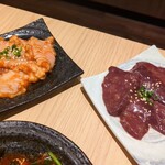 ここ肉 - ホルモン、レバー