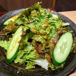 ここ肉 - ゴマ風味サラダ